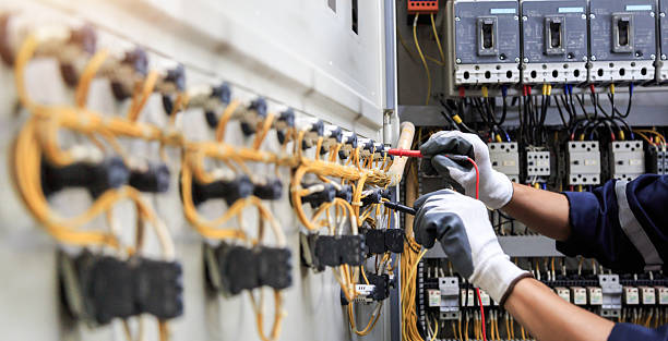 Professional Electrician technician working in Willis, TX